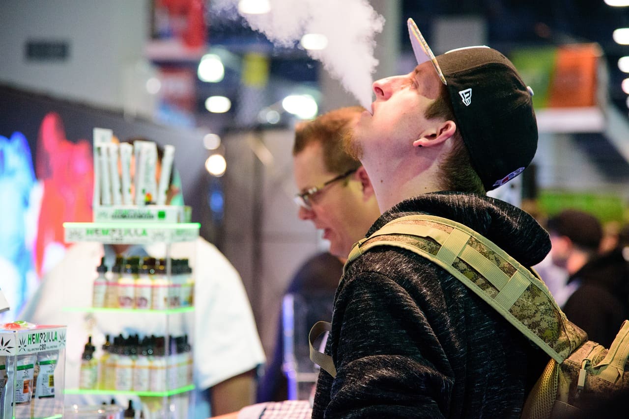 gentleman-blowing-ecig-vapor-3582839_12801_original.jpg