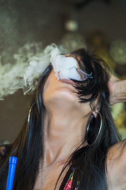 woman-which-smokes.jpg